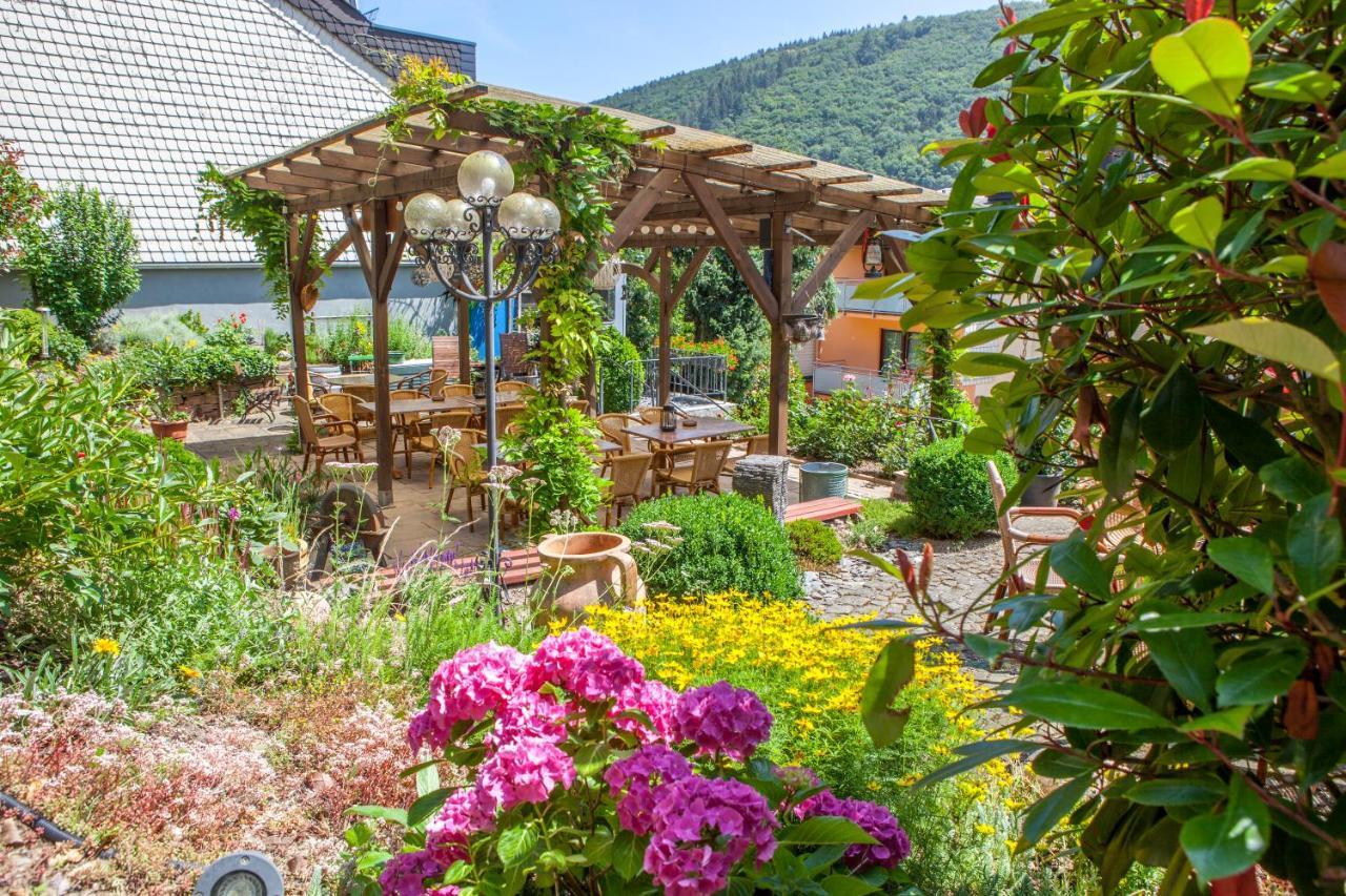 Weinhotel Hubertus Garni Klotten Bagian luar foto