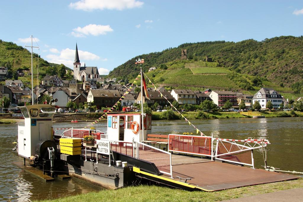 Weinhotel Hubertus Garni Klotten Bagian luar foto