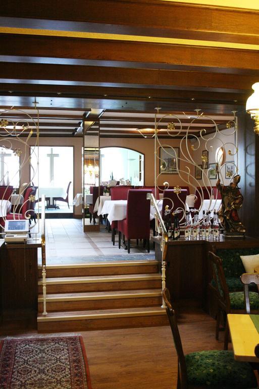Weinhotel Hubertus Garni Klotten Bagian luar foto