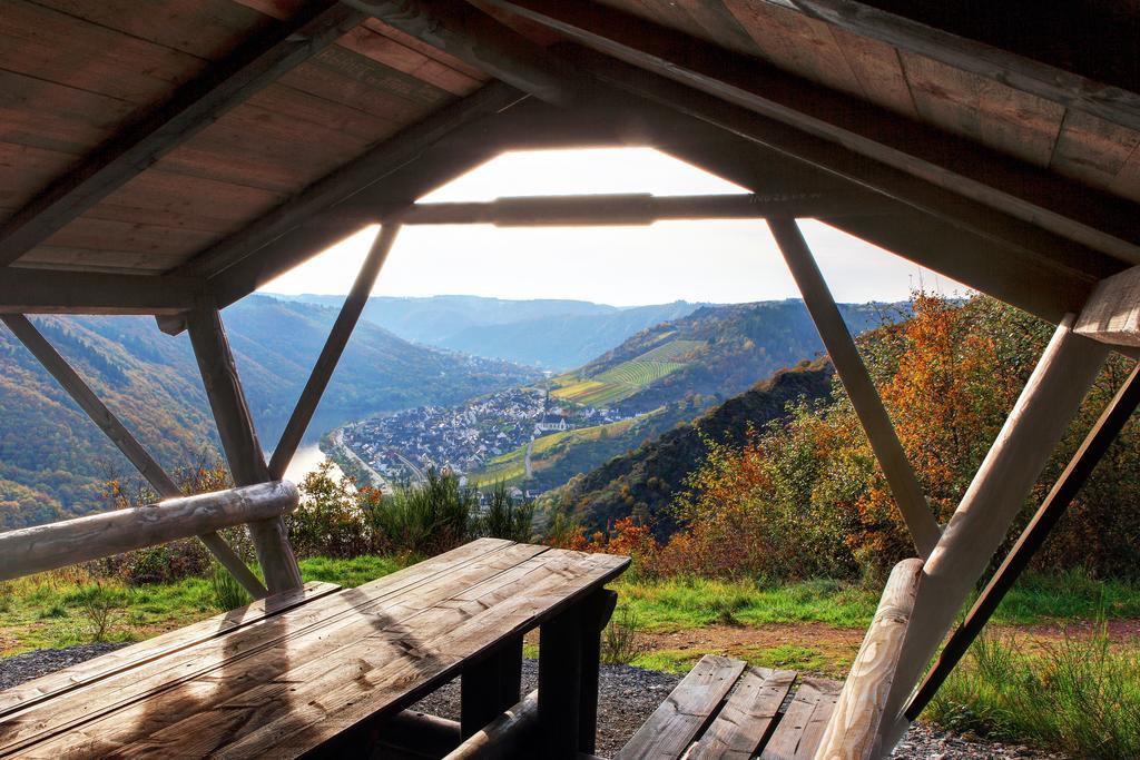 Weinhotel Hubertus Garni Klotten Bagian luar foto