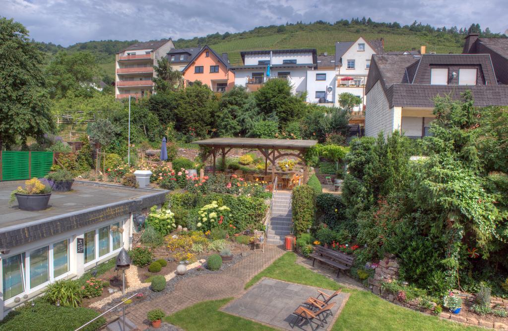 Weinhotel Hubertus Garni Klotten Bagian luar foto
