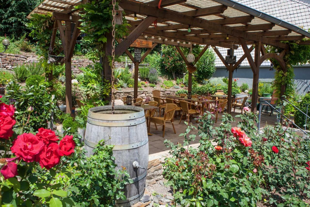 Weinhotel Hubertus Garni Klotten Bagian luar foto
