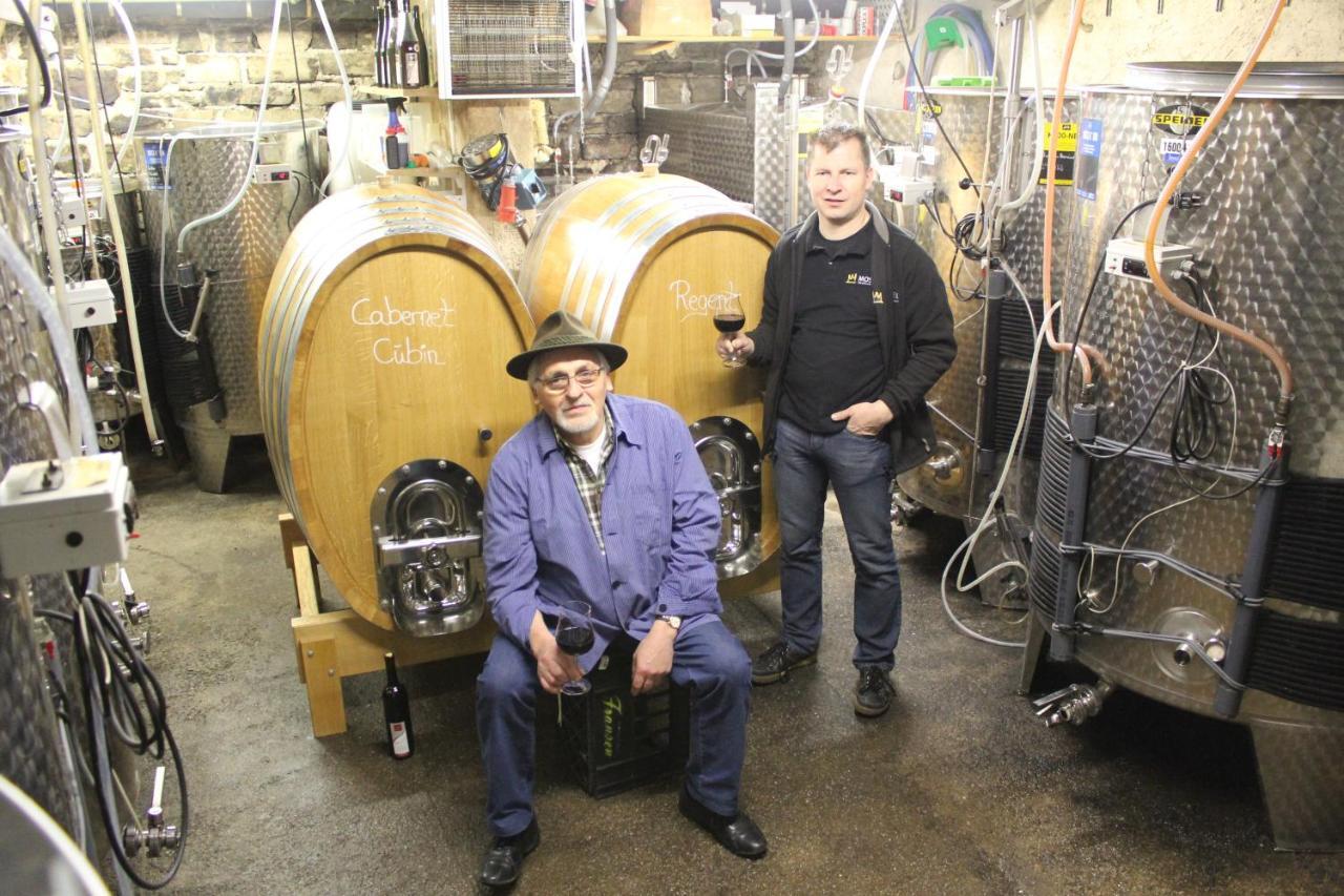 Weinhotel Hubertus Garni Klotten Bagian luar foto