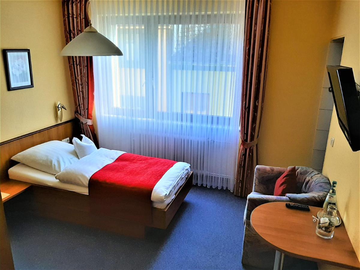 Weinhotel Hubertus Garni Klotten Bagian luar foto
